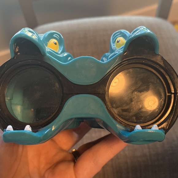 Disney on ice Flotsam and Jetsam binoculars - Picture 4 of 4